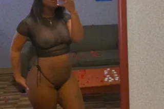 Come make that big dick cum for me papi☺ - Image 1