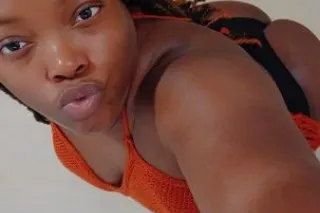 Big Butt Nivea 👅👅😘😘😘 - Image 2