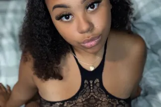 Juicy Natural Ass, Gorgeous Fa... - Image 3