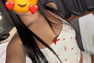 Passionate 29 Columbian and It... - Image 3