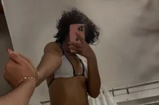 Beautiful Young Latina Girl 24... - Image 2