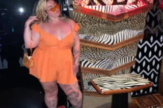 chubby tatted up horny babe ♥🤪... - Image 4