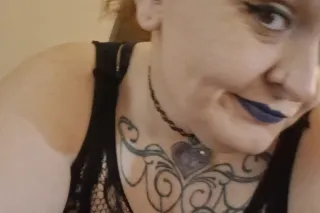 BBW MILF JUICY FAT KITTY & A BIG FAT ASS 😍 - Image 6