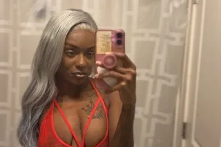 Cum get your late night hot ch... - Image 1