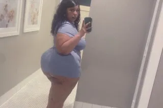 Big juicy ass ready to get fuc... - Image 1