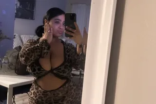 pretty cuban ready 4 play cum ... - Image 2