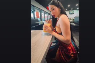 🇻🇪Slim Venezuelan Girl🇻🇪 /Squi... - Image 1