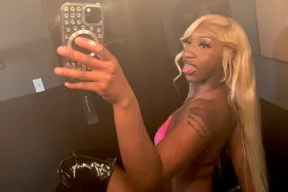 come see me whille im heree🥵 -... - Image 4