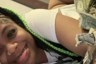 Natural Beauty 😍🍯 Submissive S... - Image 1