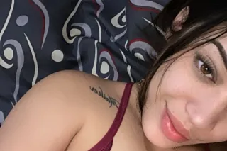 Latina sexy horny - 21 - Image 3