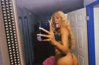 CUM AND ENJOY YOURSELF WITH A ... - Image 1