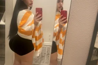 Thick Latina Big ass Big tits ... - Image 3