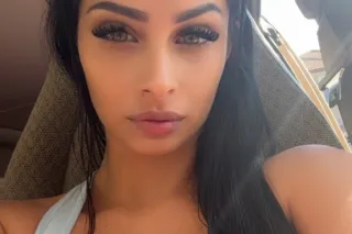 Petite Luxury Disreet Effortle... - Image 2