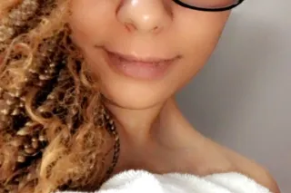 sexy light skin 💦🤤 - Image 1