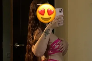 😘🤩IM LATINA SEXY AND AVAILABLE... - Image 1