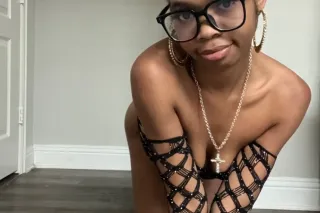 Immersive bedroom experience🤤 ... - Image 1