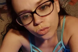 MATURE , MILFS , AVAILABLE NOW... - Image 4