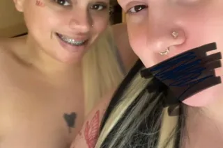 2 GIRL DEALS - Image 5