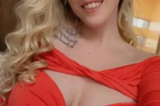 Bubbly Blonde - 30 - Image 3