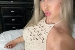 🌹 Very sweet & Pretty Petite 💋... - Image 3