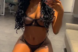 🔥🌹An Elite Treat🍭 VISITING mia... - Image 2