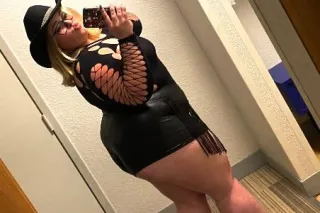 AriLove here lets have some fr... - Image 2