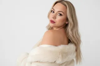 Curvy, Confident, and Green-Eyed Gorgeous! 🌸😻 NOW AVAILABLE - Image 9