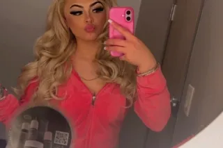 Colombian girl and white girl ... - Image 2