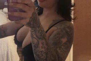 upscale , sexy , slutty 💋 Romu... - Image 3