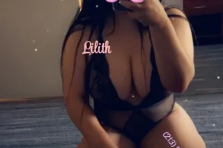 Mamacita Curvy Latina - 29 - Image 2