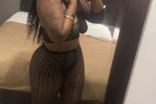 𝐻𝒾𝑔𝒽𝓁𝓎 𝐹𝒶𝓋𝑜𝓇𝑒𝒹 🥂💓 1OO% rεaℓ !!... - Image 2