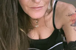 Discreet. Mature. Addictive. - Image 12