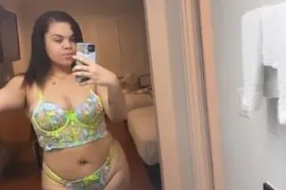 New in town 😉😜Thick mixed mami... - Image 2