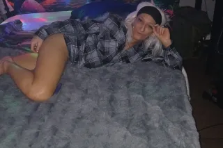 Nikki incall short role play c... - Image 2