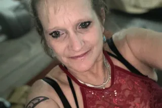 Hot n Horny cougar waiting fr ... - Image 3