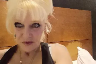 💋🎉💋 Party Girl Mia 💋🎉💋 2 Girls... - Image 1