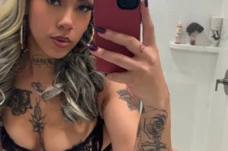 dangerously pretty with a touc... - Image 4