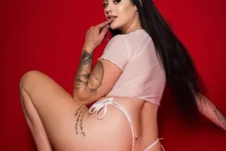 sweet an sexy playmate 😋🎀 - Image 1