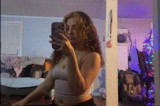 hotty with a body 🔥 - 24 - Image 2