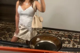 Upscale/high class ASIAN/ITALI... - Image 4