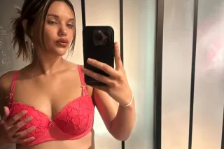 Upscale/high class ASIAN/ITALIAN 😁🥰NO DEPOSIT!! I DO DOUBLES WITH CHLOE ON MY PAGE BLONDE BOMBSHELL!! NO DEPOSIT!!!😘😘CONTENT AND FACETIME SHOWS AVAILABLE! - Image 5