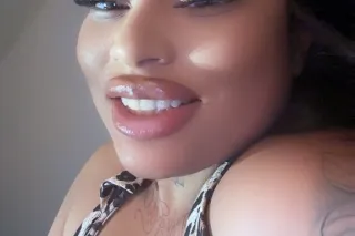 FT SHOW AVAIL💦MASSAGES SPECIAL $100 🌹Freaky with a Fat Ass 🍑Pretty Feet 👣 Pink Shaved Pussy 🌷Thick thighs - Image 7