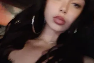 adult filmstar for rent lol - Image 5