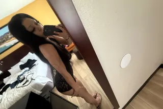 AVAILABLE NOW💦🌹 cutest lil slu... - Image 2