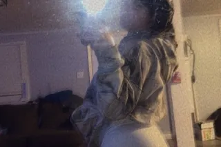 hotty with a body 🔥 - 24 - Image 1