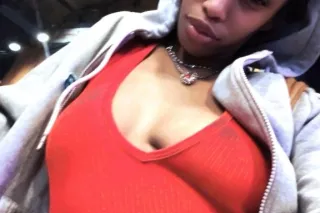 #BARLEY LEGAL tall pretty peti... - Image 1