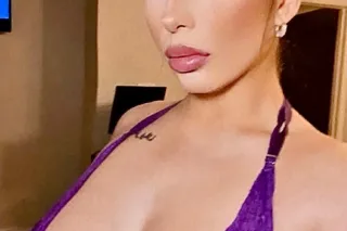 5'5 with pretty brown eyes - 2... - Image 2