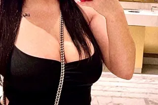 5'5 with pretty brown eyes - Image 9