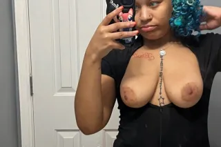 Sexy Slim Thick Lightskin, Wet Pussy Pretty Face Come Experience👅😩 - Image 6