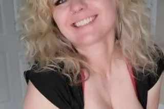 Horny Hot Mom Ready🍑Juicy Puss... - Image 2